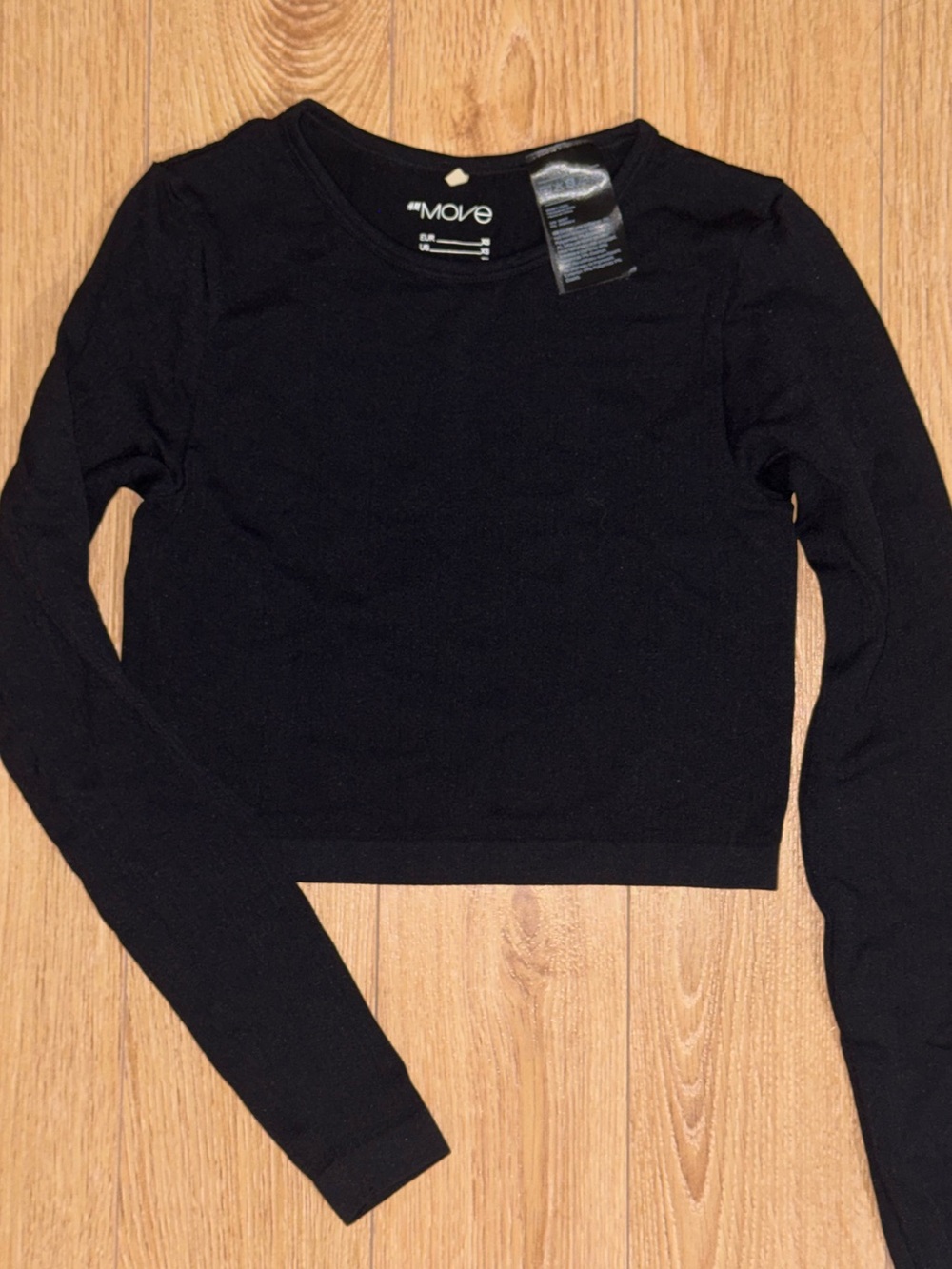 H&M Black Long Sleeve Crop Tee